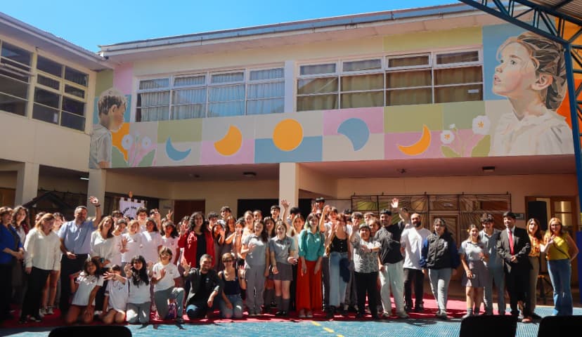 <span style="font-weight: 400;">Millennius Nucleous visiting a the Gen Universal school in Quilpue, and celebrating Piero Maturana's painting entitled "Changes" (Quipue, 2024)</span>