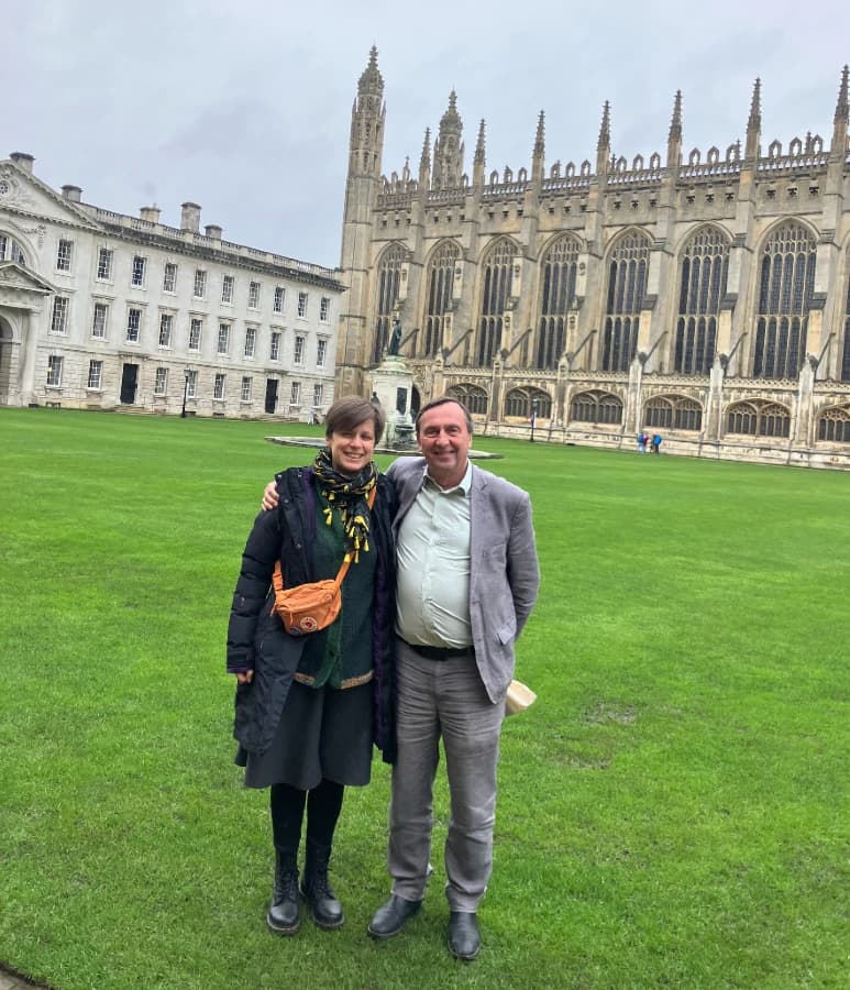 <span style="font-weight: 400;">Robert Foley and Paula Jofre embracing their interdisciplinary collaboration that started in 2016 at King's College, Cambridge (2024)</span>